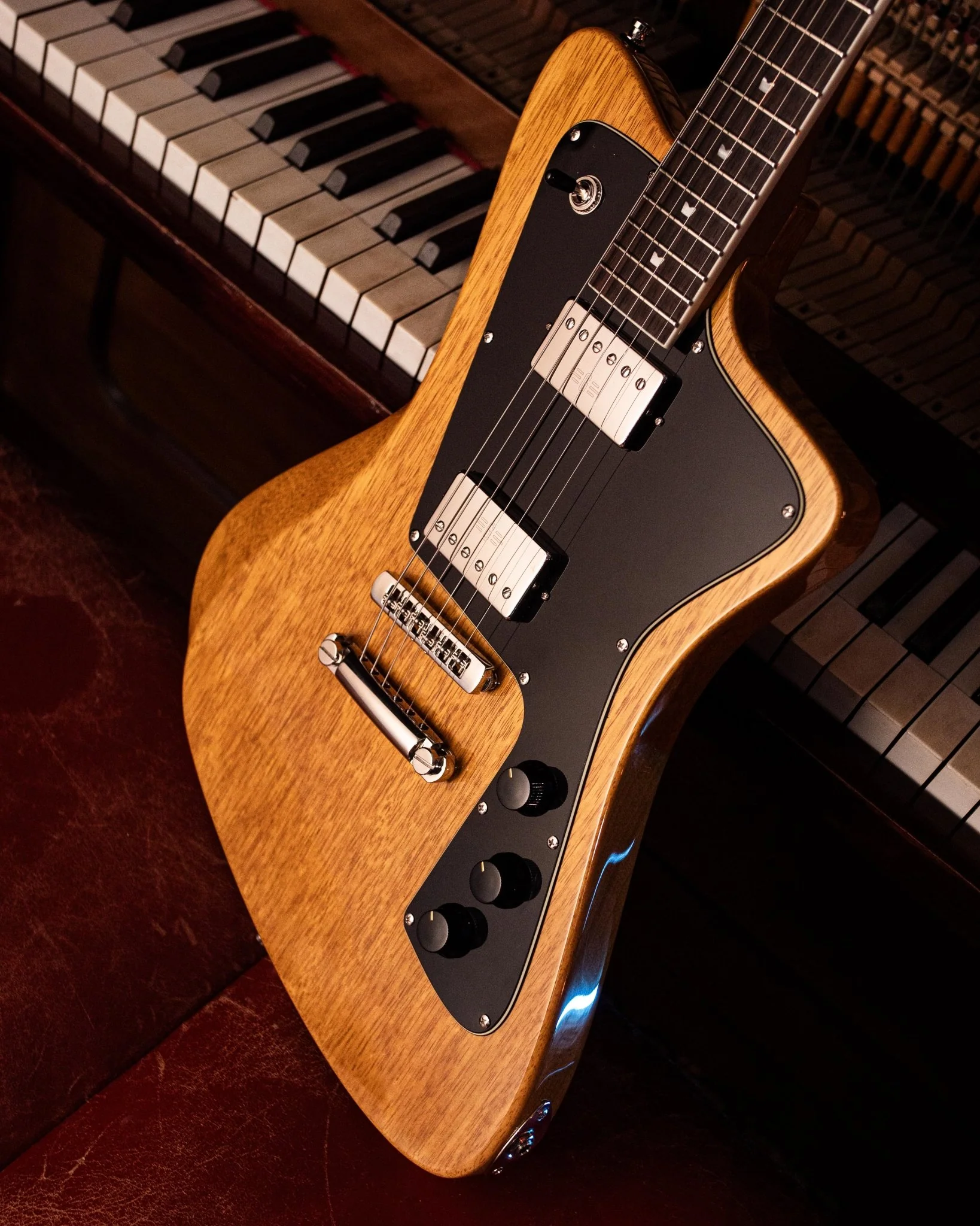 Wingman - Custom Shop / Korina Body - Image 4