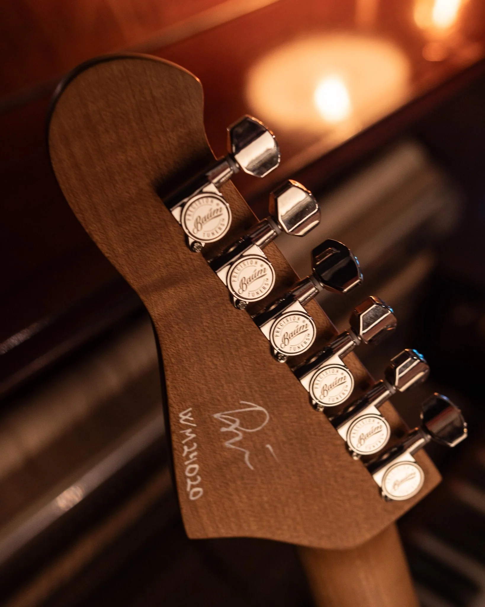 Wingman - Custom Shop / Korina Body - Image 9